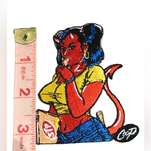 RARE 90s VINTAGE COOP SCHOOL GIRL PATCH – MINT CONDITION!🔥 - Picture 4 of 4